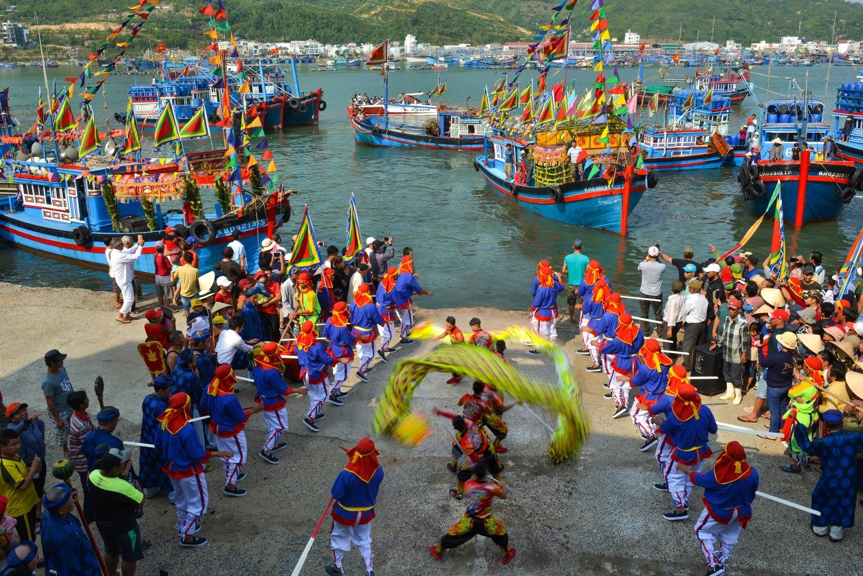 le-hoi-mua-xuan-3-mien-viet-nam-du-lich-mien-trung