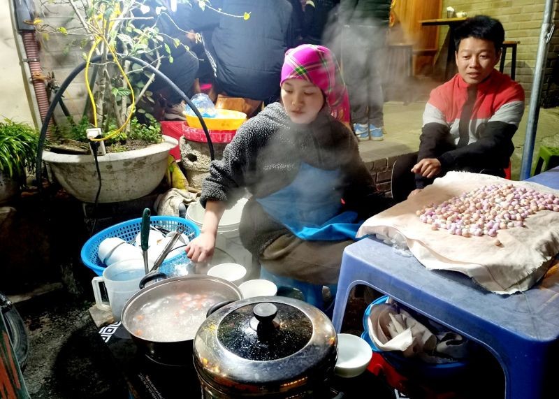 Du Lịch Hà Giang Mùa Hoa Tam Giác Mạch Ăn Thắng Dền tour-du-lich-ha-giang-thang-den