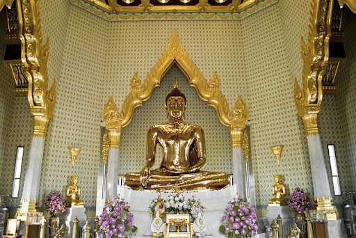 Chùa Vàng Wat Traimit, một trong các điểm du lịch ở Bangkok Thái Lan đẹp nhất