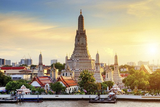 Chùa Wat Arun Bangkok Thái Lan, một trong các điểm du lịch ở Bangkok Thái Lan 