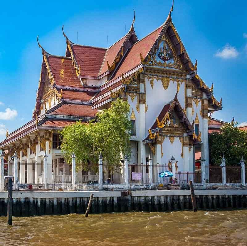 Các quy định cần biết khi đến tham quan chùa treo chuông Wat Rakhang