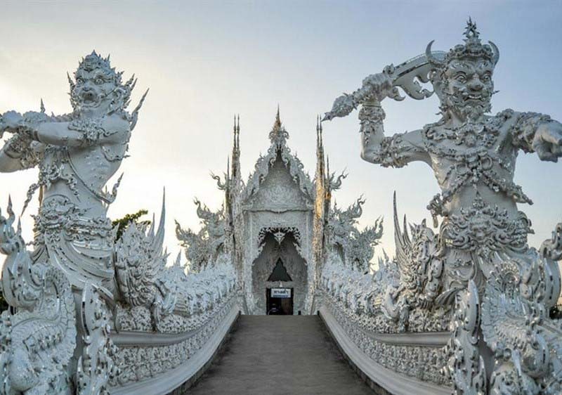 Ý nghĩa của công trình màu trắng của Chùa Wat Rong Khun