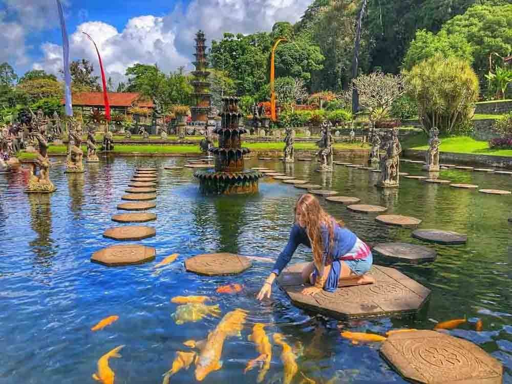 Theo kinh nghiệm du lịch Bali, bạn nên đến cung điện trên nước Tirta Gangga khi đến với Bali