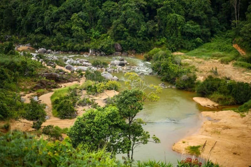 Picnic bên bờ suối cầu treo Kon Tu Rằng