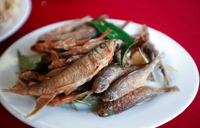 Cá suối nướng tại Mộc Châu