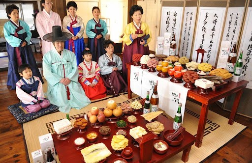 Lễ cúng gia tiên vào ngày Trung thu Hàn Quốc