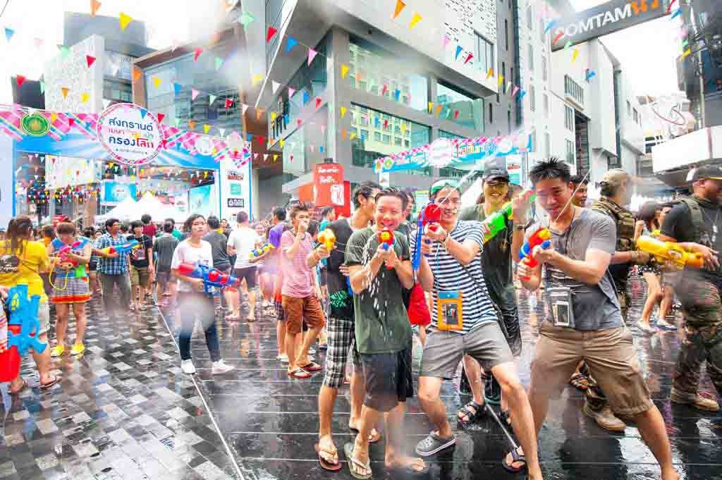Những địa điểm diễn ra lễ hội té nước SongKran sôi động nhất tại Thái Lan