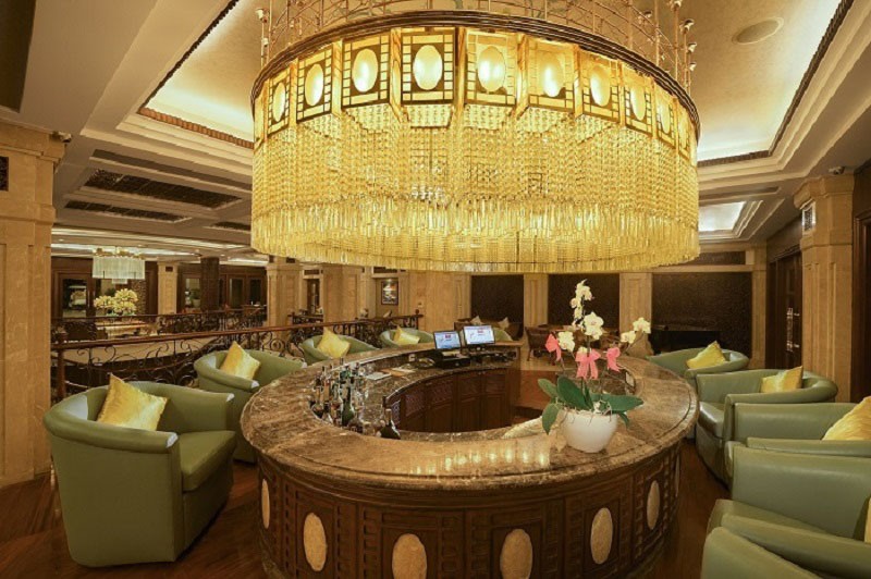 Quán bar sang trọng trên du thuyền Nha Trang Emperor Cruises