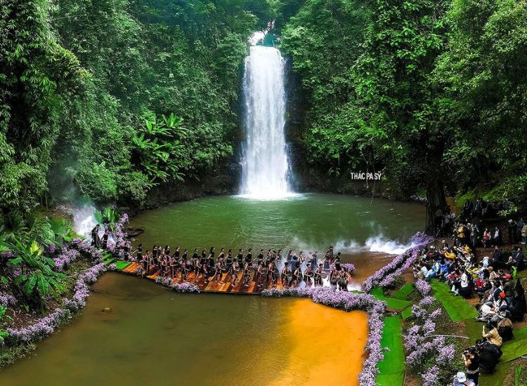 Những câu hỏi về thác Pa Sỹ Măng Đen thác Pa Sỹ Măng Đen 3