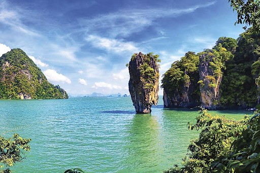 Vịnh Phang Nga trong xanh ở Phuket Thái Lan