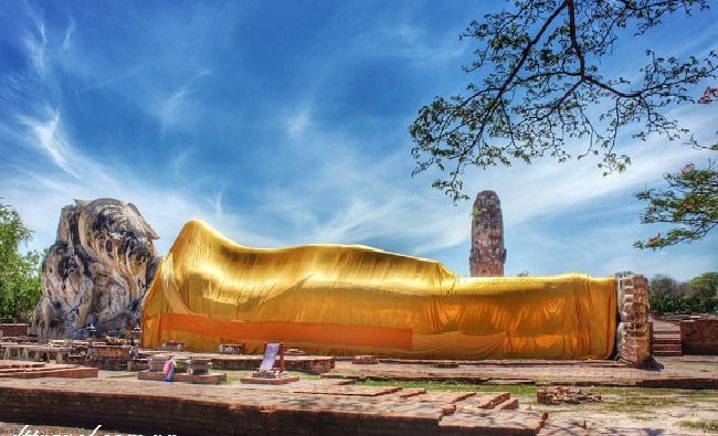 Đền Wat Lokaya Sutta xinh đẹp ở Ayutthaya