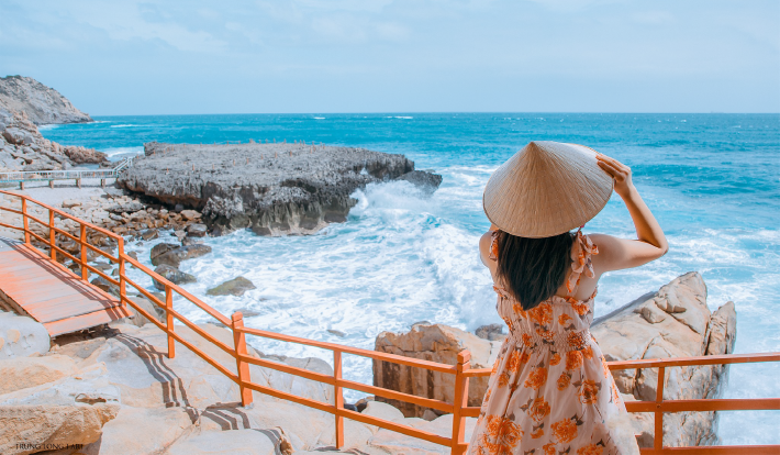 [TOUR DU LỊCH TẾT 2026] BÌNH HƯNG - NINH CHỮ - "LÀNG MÔNG CỔ" TANYOLI - BAO TÔM HÙM - MẸT GÀ TRỨ DANH 2N2D