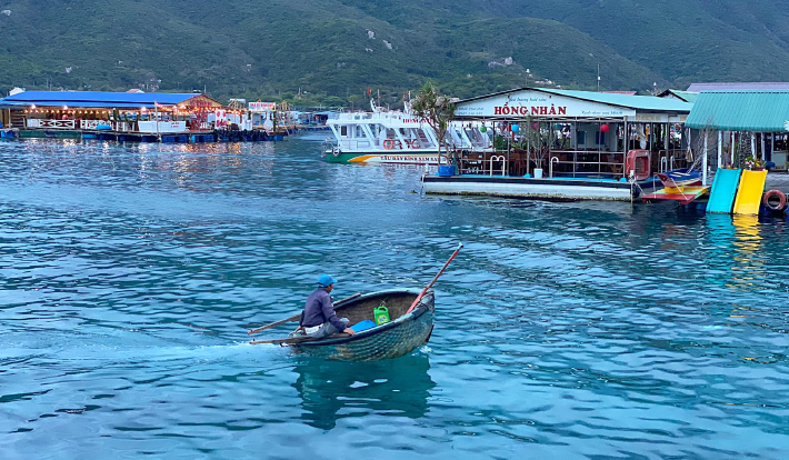[TOUR DU LỊCH TẾT 2026] BÌNH HƯNG - NINH CHỮ - "LÀNG MÔNG CỔ" TANYOLI - BAO TÔM HÙM - MẸT GÀ TRỨ DANH 2N2D