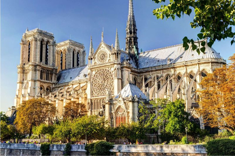 Nhà thờ Đức Bà Paris tour Pháp trọn gói 2