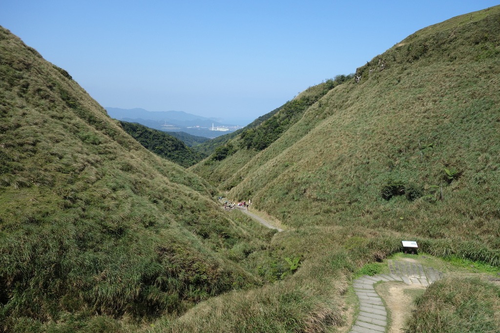 Đồi cỏ bạc ở Caoling Historic Trail. Ảnh: Lolotu. Đồi cỏ bạc ở Caoling Historic Trail. Ảnh: Lolotu.