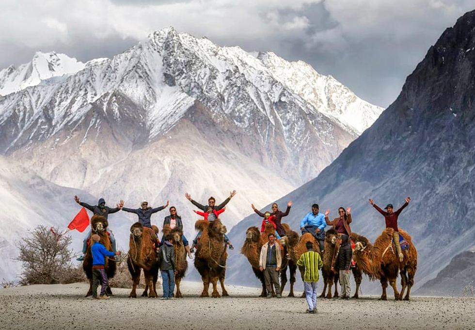 Du lịch LADAKH - Tiểu Tây Tạng tại ẤN ĐỘ - Thủ phủ Leh - Thung lũng Nubra - Đèo Khardung La - Hồ Pangong - Tu viện Thiksey - Cung điện Shey