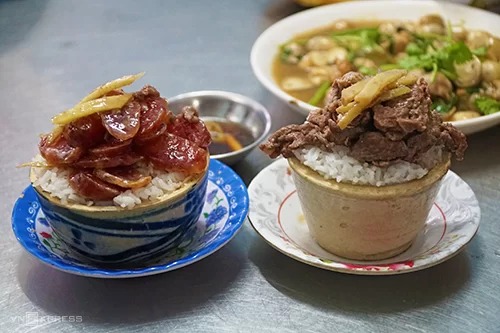 Cơm thố Sài Gòn. Ảnh: Di Vỹ. Cơm thố Sài Gòn. Ảnh: Di Vỹ.