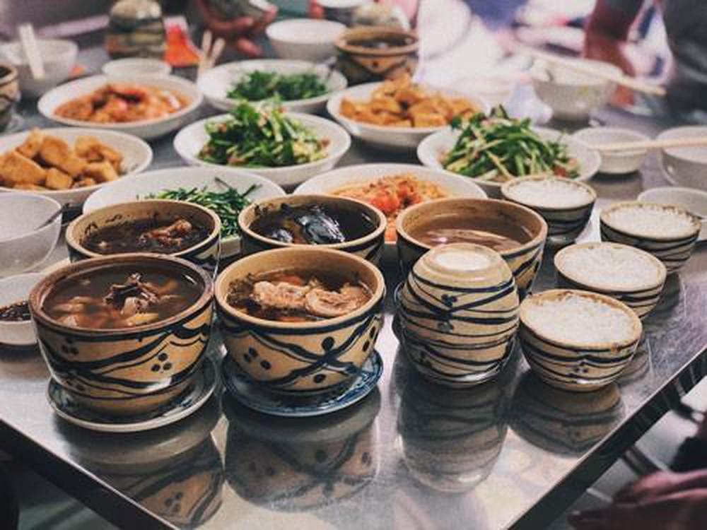 Quán cơm thố hơn 7 thập kỷ ở trung tâm Sài Gòn