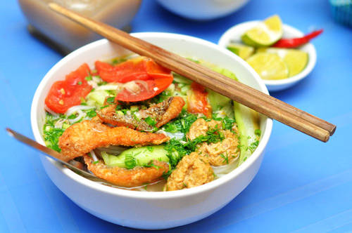 Tô bún có nguyên liệu và hương vị khiến thực khách không thể nào quên. Ảnh: 7monngonmoingay Tô bún có nguyên liệu và hương vị khiến thực khách không thể nào quên. Ảnh: 7monngonmoingay