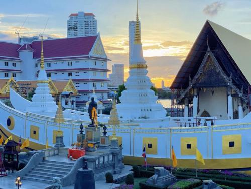 Chùa Thuyền Wat Yannawa - Điểm Đến Tâm Linh Thu Hút Khách Du Lịch Ở Thái Lan