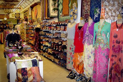 Quần áo lụa batik