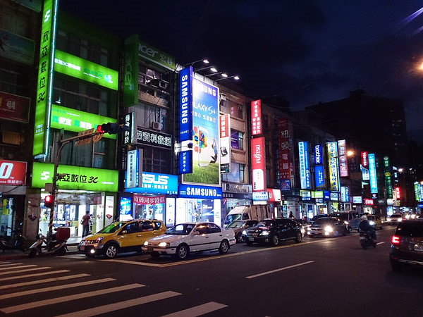 Những người lái xe ở Đài Loan rất tuân thủ luật lệ giao thông.