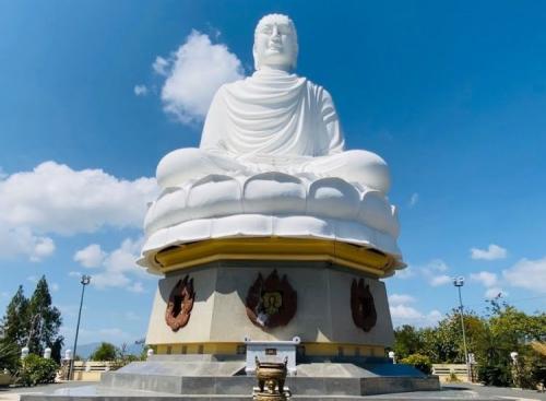 Khám phá chùa Long Sơn Nha Trang - Địa điểm tâm linh nổi bật