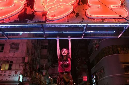 Vi vu khắp châu Á cùng đôi bạn thân trong phim ‘Friendzone’
