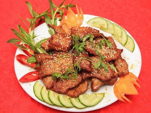Các món ăn ở quán được trình bày hấp dẫn và đẹp mắt. Ảnh: Thoan Hà. Các món ăn ở quán được trình bày hấp dẫn và đẹp mắt. Ảnh: Thoan Hà.