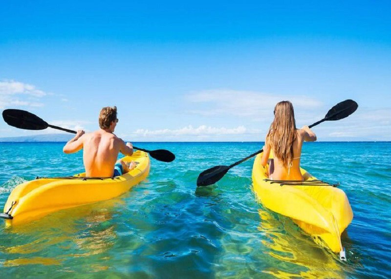 Chèo thuyền kayak trên biển Nha Trang