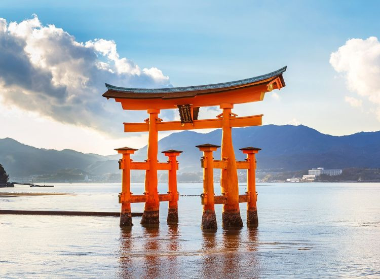 Đền Fushimi Inari – con đường cổng Torii đỏ check-in Nhật Bản 2026 3