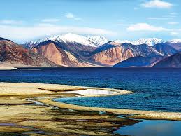 Tại sao hồ Pangong huyền bí lại nằm ở ...