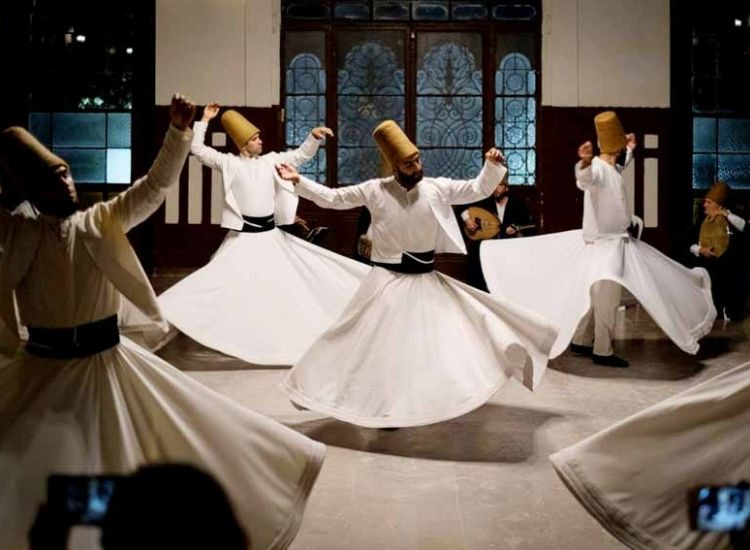 Vì sao điệu múa xoay Sufi được xem là linh hồn của Văn hóa Thổ Nhĩ Kỳ?