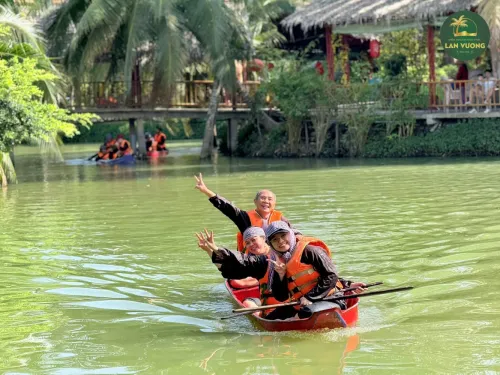 Trải nghiệm áo bà ba miền Tây