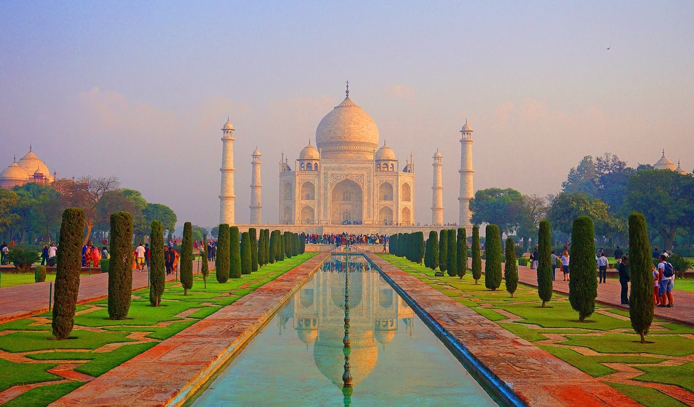 Taj Mahal vào mùa đẹp nhất cuối năm tại Ấn Độ
