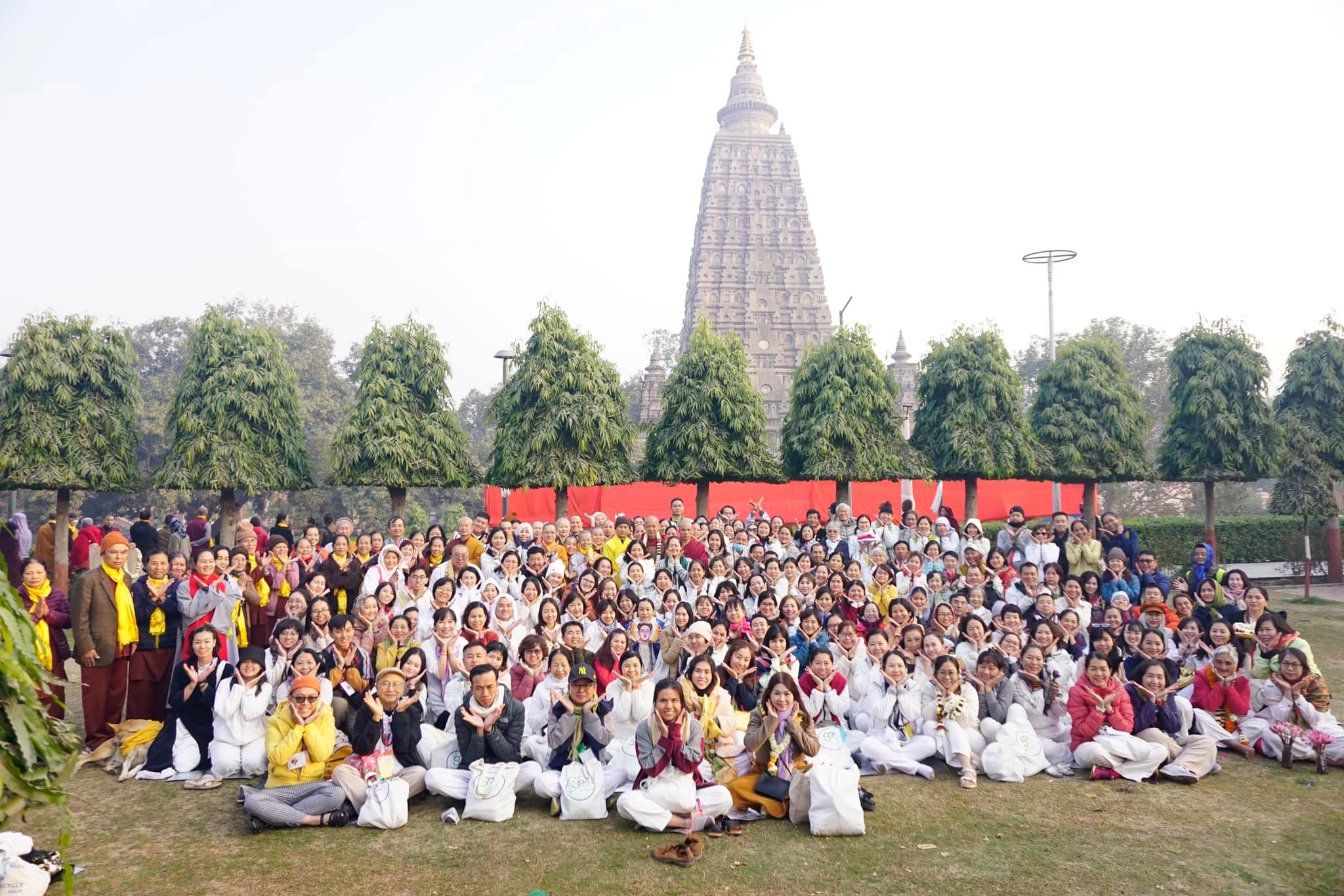 Đoàn khách hành hương đất Phật tại Ấn Độ Nepal