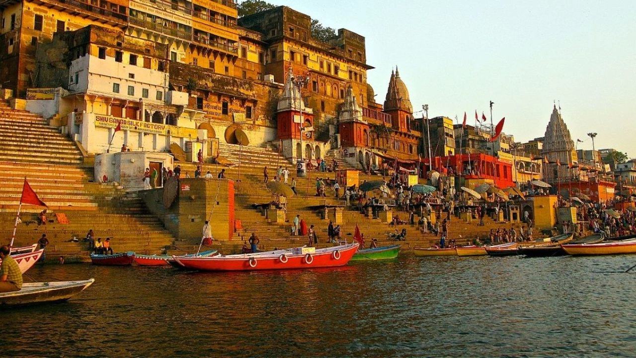 Thành phố Varanasi bên sông Hằng