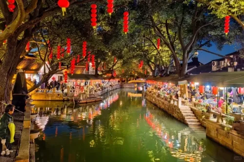 tour tủng quoc làng cổ Đông Ly