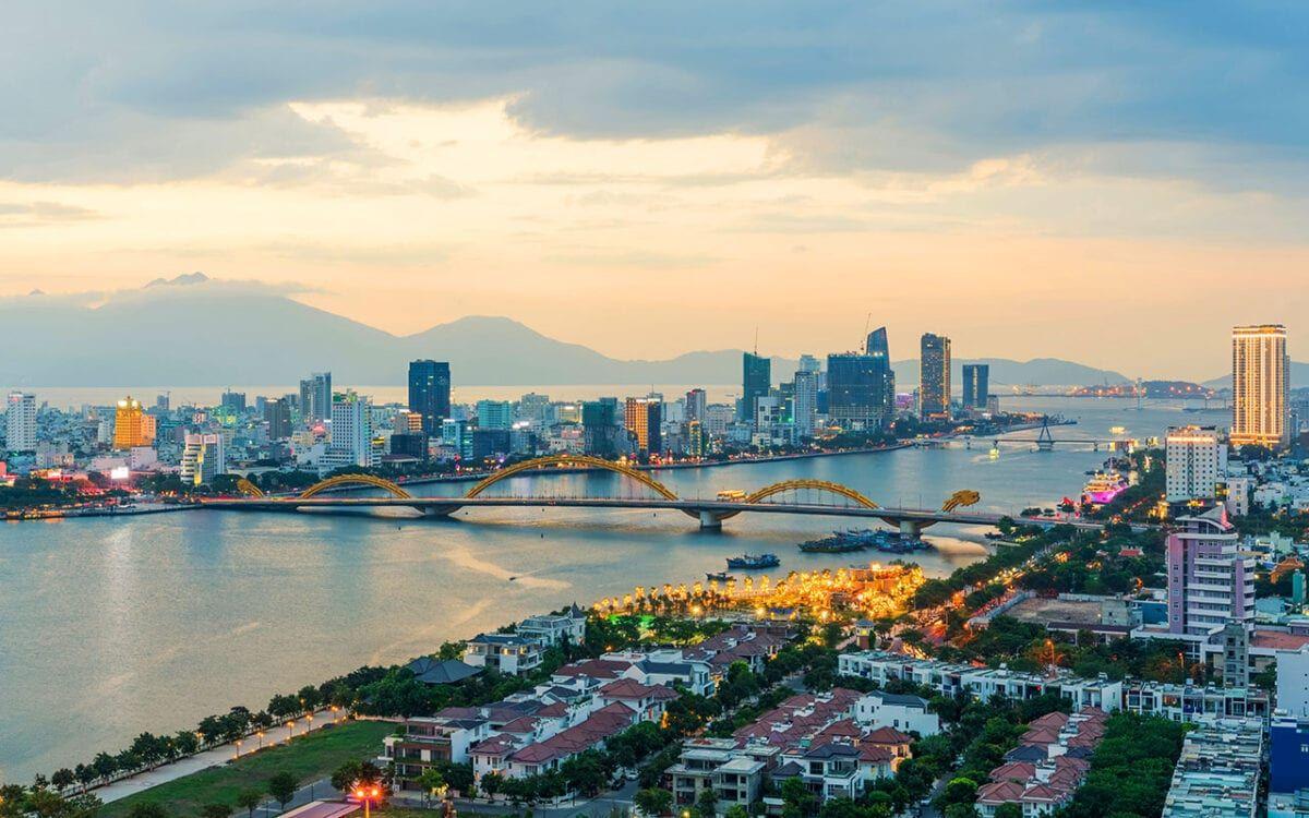 Đà Nẵng – Thành phố đáng sống với biển xanh, núi đẹp và những cây cầu biểu tượng