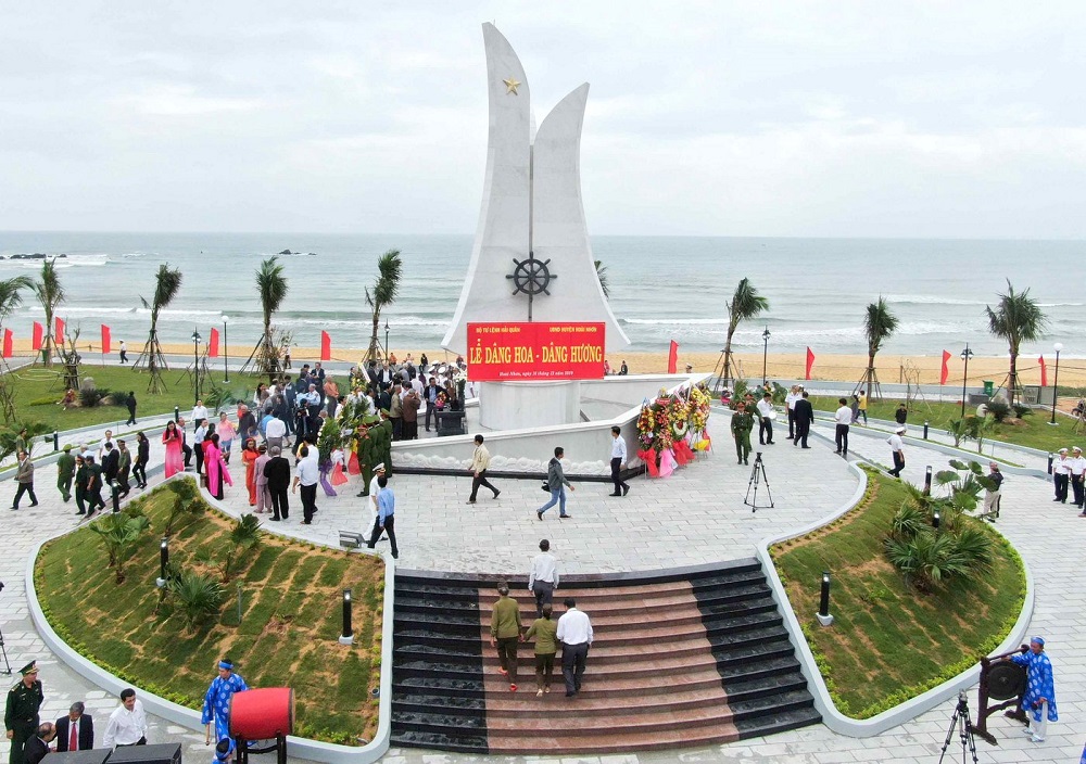 Vẻ Đẹp Hoang Sơ Của Vịnh Vũng Rô Trong Tour Phú Yên-1