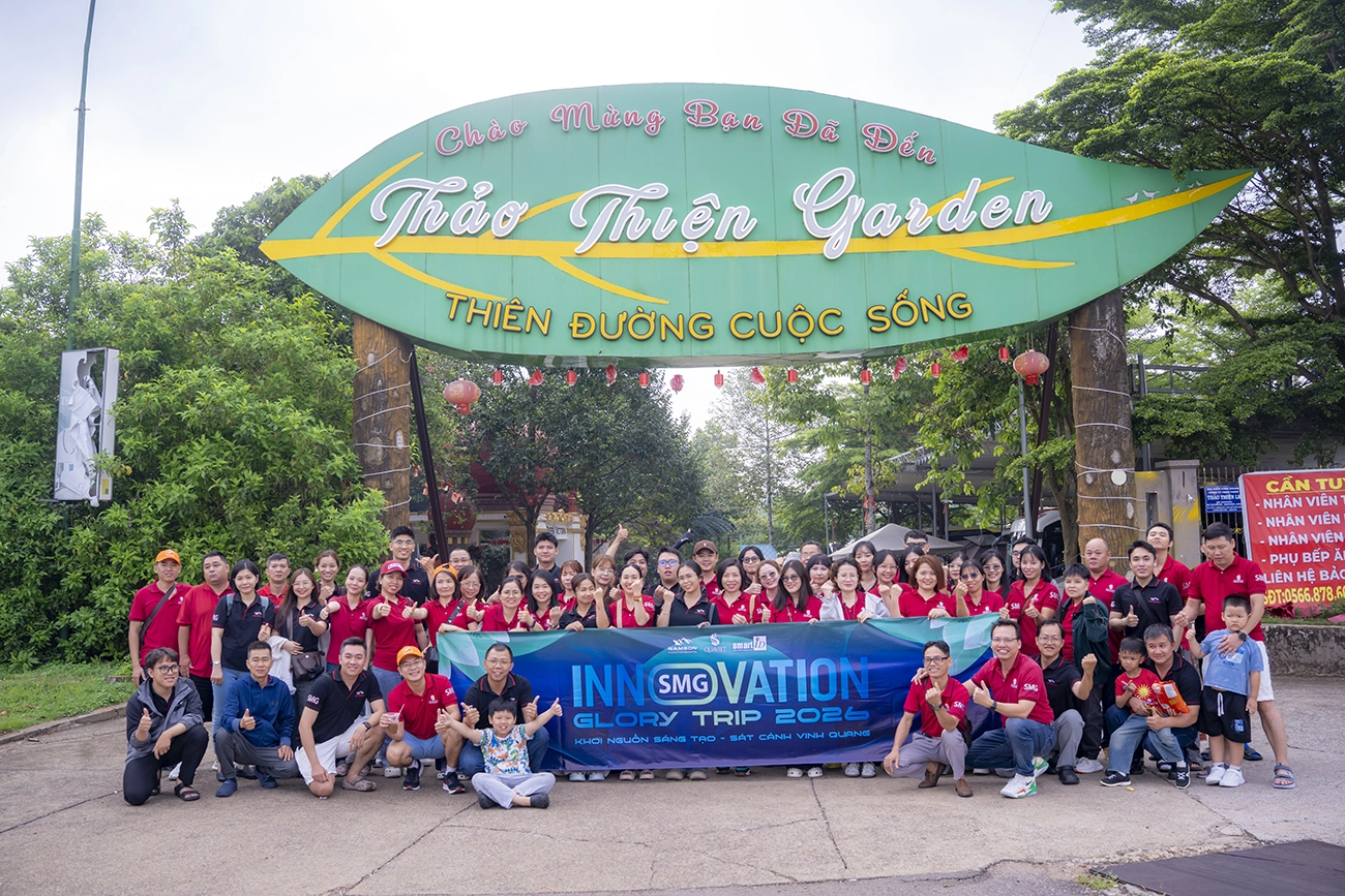Tập thể Công ty Nam Sơn tham gia trò chơi Teambuilding do Hải Đăng Travel tổ chức.