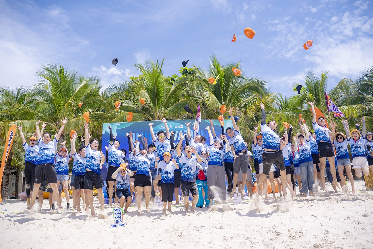 Không khí sôi động trong chương trình Teambuilding của Công ty Nam Sơn và Công ty Quà Việt.