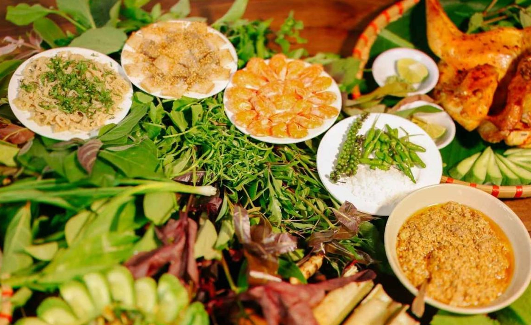 gỏi lá măng đen