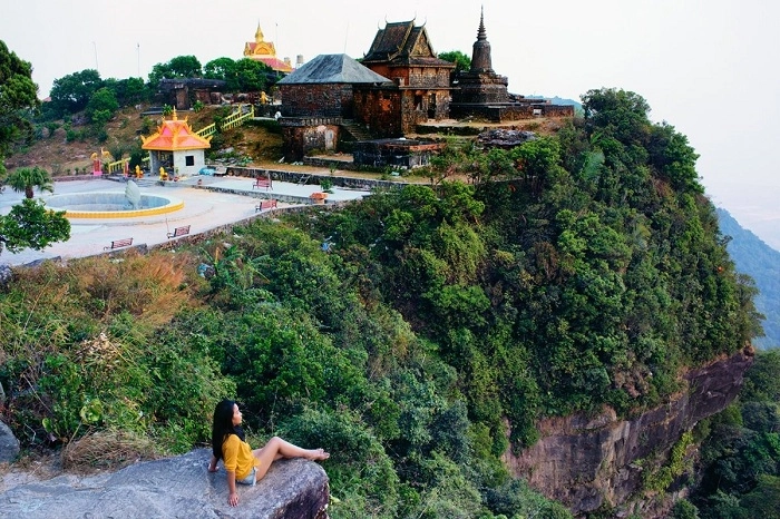Chùa Năm Thuyền trên cao nguyên Bokor