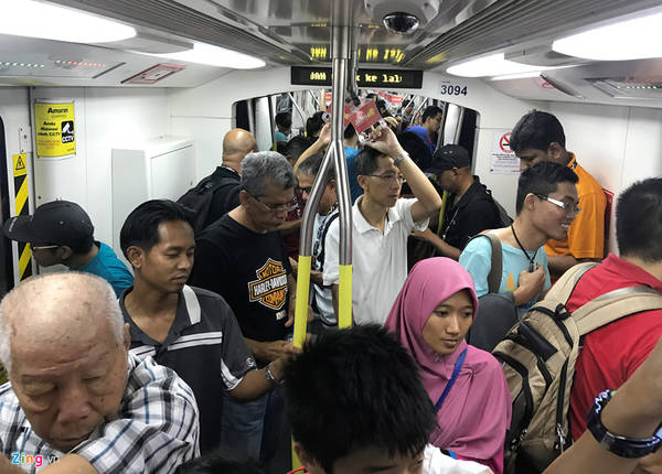 Với hơn 7 triệu dân thủ đô cùng hàng triệu lượt du khách mỗi năm, Metro KL đáp ứng được nhu cầu của khoảng 1,6 triệu hành khách. Ước tính khoảng 35 triệu lượt khách sử dụng mỗi năm. Với hơn 7 triệu dân thủ đô cùng hàng triệu lượt du khách mỗi năm, Metro KL đáp ứng được nhu cầu của khoảng 1,6 triệu hành khách. Ước tính khoảng 35 triệu lượt khách sử dụng mỗi năm.
