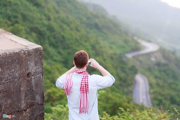 Ngắm Đà Nẵng từ Hải Vân Quan hùng vĩ