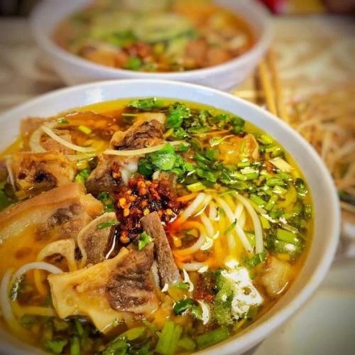 Báo nước ngoài gợi ý 10 quán bún bò Huế ngon