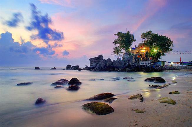 Cảnh sắc vô cùng thu hút tại Dinh Cậu