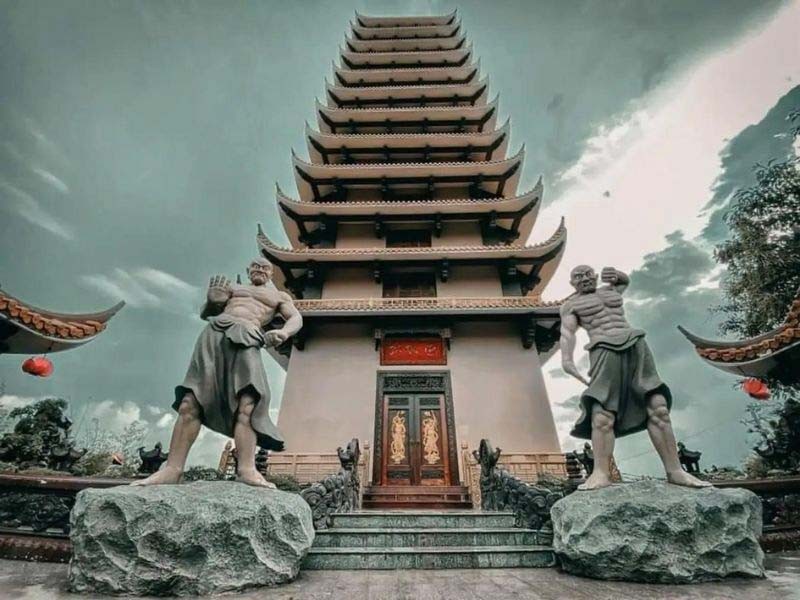 Thiền viện Thiên Hưng Tháp chuông