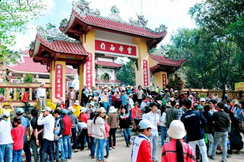 Lễ hội nơi chùa Ông Núi